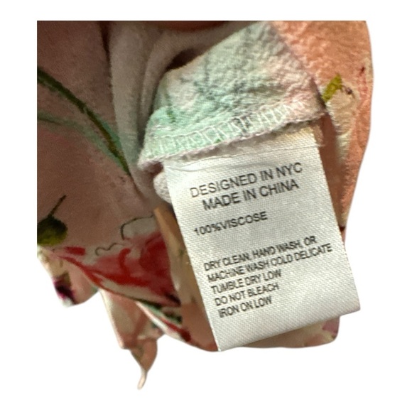 YUMI KIM Lotus Romper in Lovers Bouquet Pink Romantic Floral Lightweight Sz XS - Picture 8 of 9